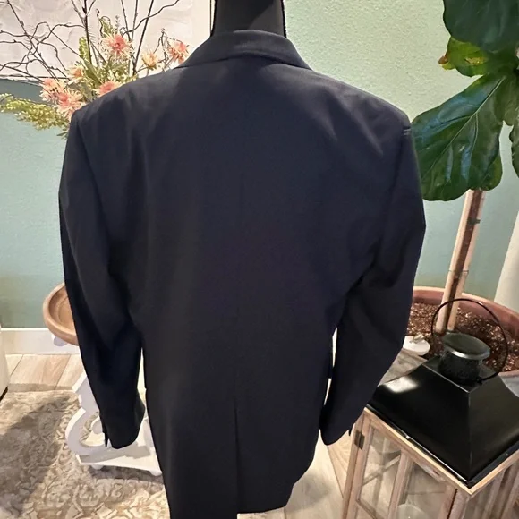Gucci Men's Navy Suit - Picture 2 of 8